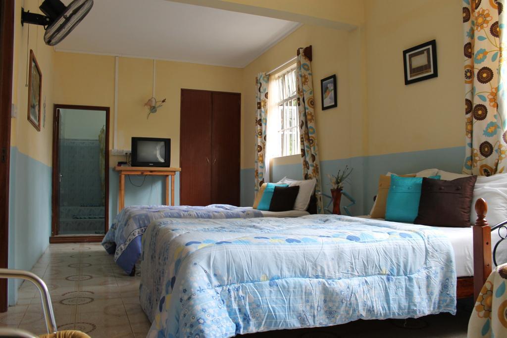 Villa Le Chapo Port Mathurin Room photo