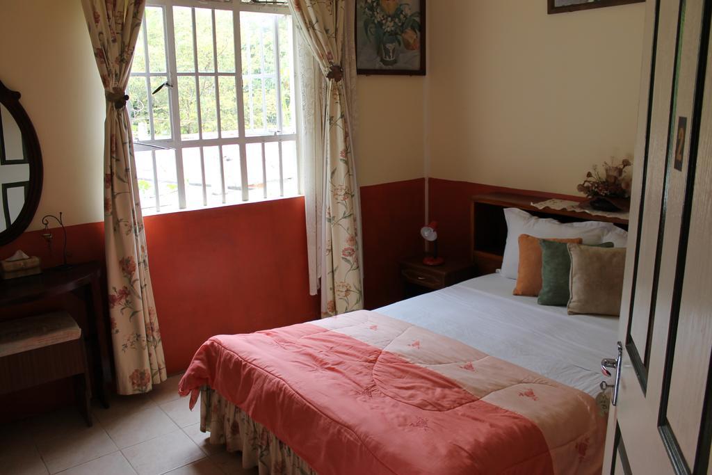 Villa Le Chapo Port Mathurin Room photo